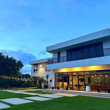 Still Hills Inn Hengchun Exterior photo